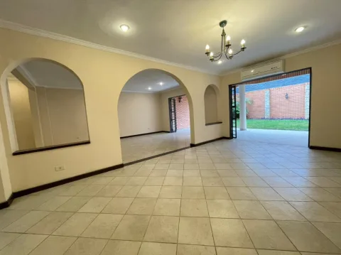 ALQUILO O VENDO CASA EN ASUNCION CIUDAD NUEVA  COD 6689