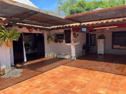 VENDO CASA EN LUQUE BARRIO LAS PALMERAS COD 6720 (foto 2)