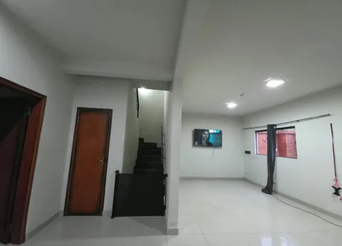 VENDO DUPLEX EN SAN LORENZO ZONA PINEDO COD 6721